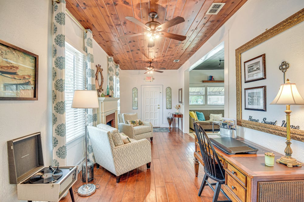 Walk to Historic Dtwn: Sanford Home w/ Gas Grill! - Sanford, FL