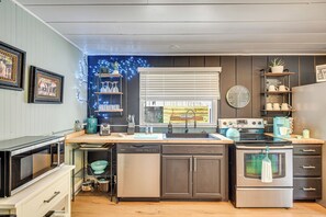 House (2 Bedrooms) | Interior