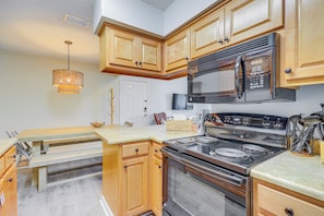 Apartment (3 Bedrooms) | Interior - Amelia Island Condo w/ Pool Access: Walk to Beach! (Fernandina Beach)