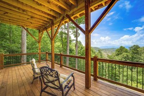 Interior - Mountain-view Fleetwood Retreat w/ Deck & Grill (Fleetwood)