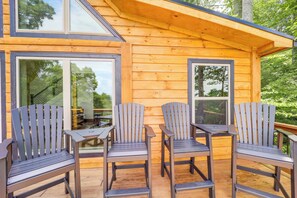 Interior - Mountain-view Fleetwood Retreat w/ Deck & Grill (Fleetwood)