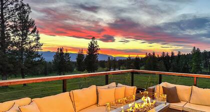 Hot Tub & Views: 'sunset Valley Retreat' in Eureka