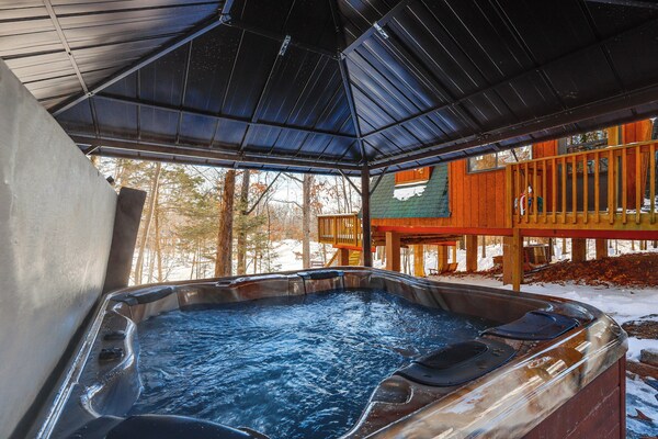 Lakefront Innsbrook Chalet: Hot Tub & Barrel Sauna - New Haven, MO