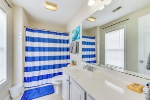 Interior - Winterville Vacation Rental ~ 4 Mi to Ecu! (Winterville)