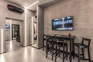 Luksus-firemannsrom | Blendingsgardiner, lydisolert, strykejern/-brett og wi-fi (inkludert)