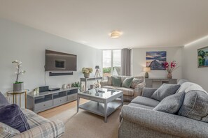 Living area - Westburn Lane Apartments (No 2) (St Andrews)