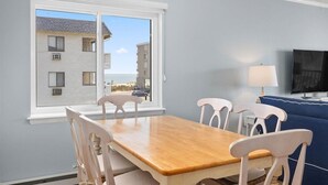 Dining - Ocean Block 2 BR Unit Ready for Summer Fun! (Ocean City)