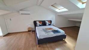 3 bedrooms, iron/ironing board, free WiFi, bed sheets