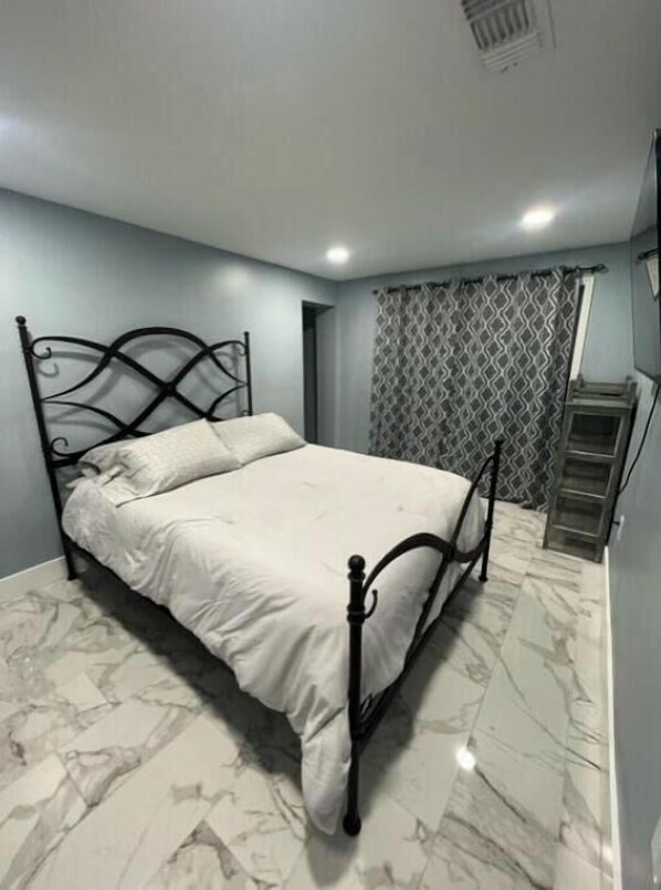 2 habitaciones, wifi gratis y ropa de cama