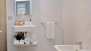 Shower, towels