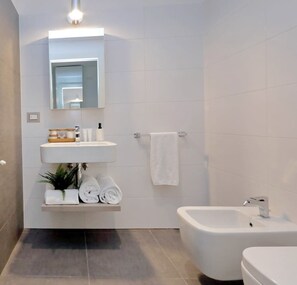 Shower, towels