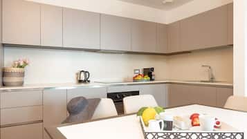 Kühlschrank, Ofen, Herdplatte, Geschirrspüler