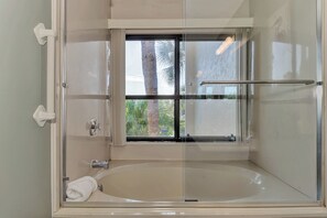 Hair dryer, towels - Midnight Cove II 920B - Ultimate Beach Trip on Siesta Key (Siesta Key)