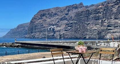 Ocean Front Apartment Los Gigantes
https://www.youtube.com/watch?v=2UCoAMgkBQw