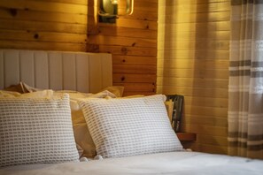 5 Schlafzimmer, Bügeleisen/Bügelbrett, kostenloses WLAN, Bettwäsche