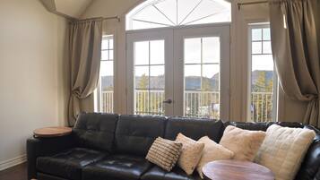 Smart TV, fireplace, DVD player, foosball