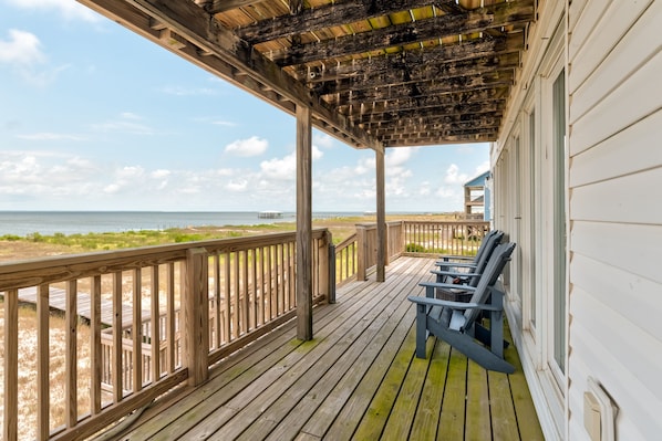 House, 4 Bedrooms | Balcony