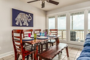 Maison, 4 chambres | Restauration