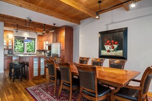 Townhouse, 4 soverom | Spiseområde