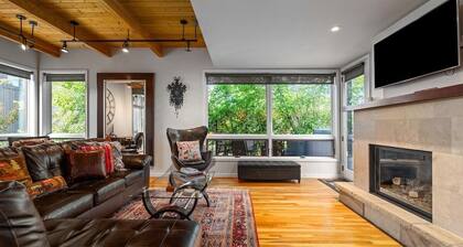 Blackhawk 2817 4 Bedroom Townhouse by RedAwning