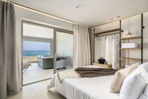 4 bedrooms, in-room safe, desk, iron/ironing board - Newly built Beachfront Villa with Heated Pool, Jacuzzi/Hot Tub and Playroom (Rethymno)