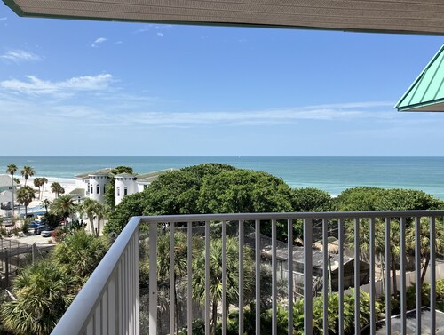 Top Floor Beach View- Spacious & Updated Condo on Indian Shores!