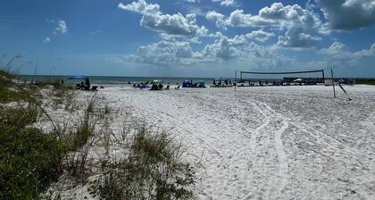 Top Floor Beach View- Spacious & Updated Condo on Indian Shores!