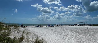 Top Floor Beach View- Spacious & Updated Condo on Indian Shores!