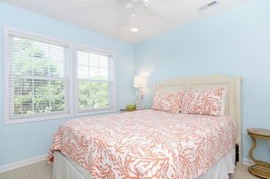 4 chambres, fer et planche à repasser, Wi-Fi, draps fournis