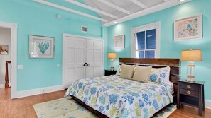 3 bedrooms, desk, iron/ironing board, free WiFi