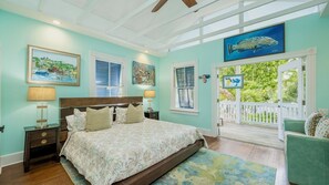 2 soverom, skrivebord, strykejern/-brett og wi-fi (inkludert)