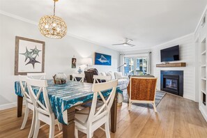 Dining - New Listing -- 3 BR Oceanfront Condo in Duck with pool (Duck)