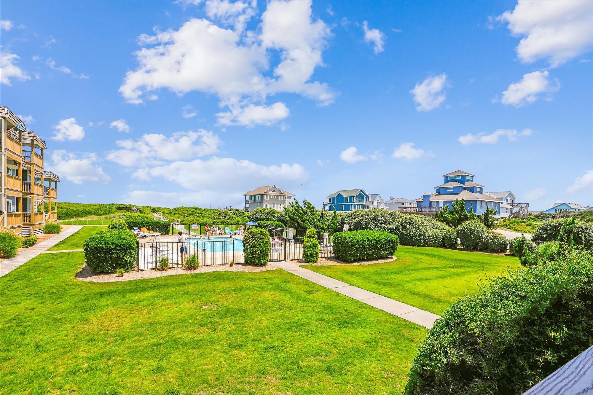 المنطقة المحيطة بالمنشأة