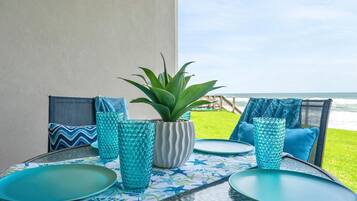 تناول الطعام بالخارج