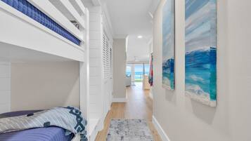 1 غرفة نوم ومكواة/لوح كي وواي فاي وملاءات أسرّة