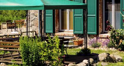 Comfortable house in secluded location for up to 15 people, 5 bathrooms, large property