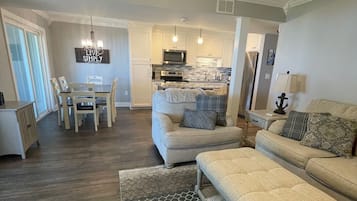 Smart TV, fireplace, DVD player