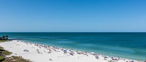 Solsenger og strandhåndklær