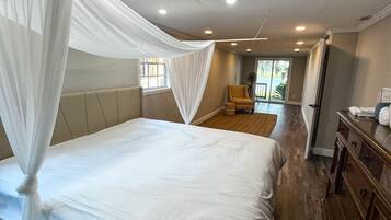 5 bedrooms, WiFi, bed sheets