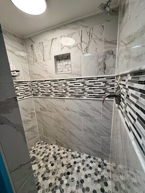 Shower, towels, soap, toilet paper - Unique Spanish Style Lakefront Home!  Kayaks and Paddle Boat! (Keystone Heights)