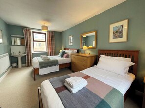 3 Schlafzimmer, Bügeleisen/Bügelbrett, kostenloses WLAN, Bettwäsche