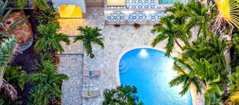 VIP - "Villa Infinito"Bani's Beachside Mansion!