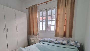 1 chambre, fer et planche à repasser, Wi-Fi gratuit, draps fournis