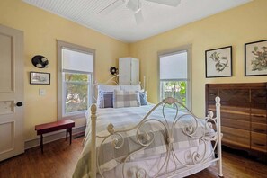 3 soverom, skrivebord, strykejern/-brett og wi-fi