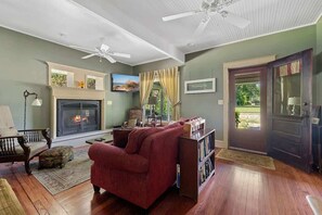 Smart TV, fireplace, offices