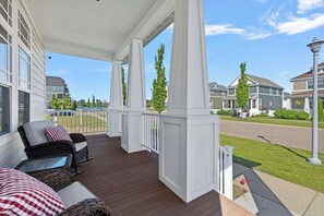 Terrace/patio - Gorgeous Vacay Home w Marina View Near the Beach (Saint Joseph)