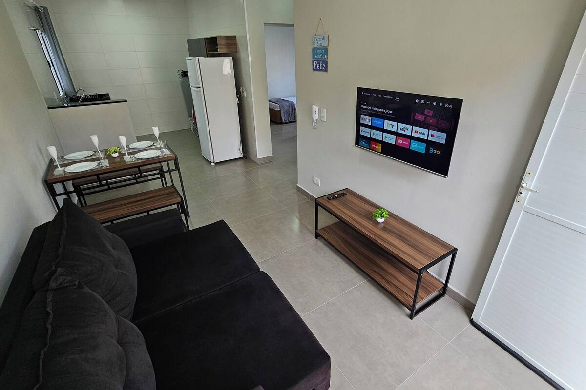 Apartment, 2 Bedrooms, Kitchen, Ground Floor | Living area | 40-inch Smart TV with digital channels
