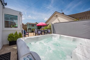 Outdoor dining - 3 Bed in Braunton (oc-b29581) (Braunton)