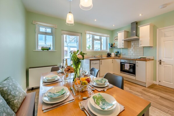 Dining - 3 Bed in Braunton (oc-b29581) (Braunton)