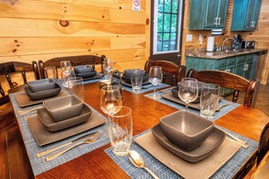 Dining - *Tranquil 3BD Cabin w/ HOT TUB! Fire Pit + Games!* (Sevierville)